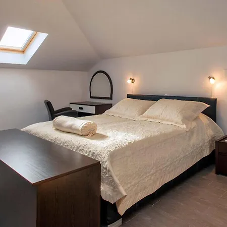 Mediterranea Hvar Villa *