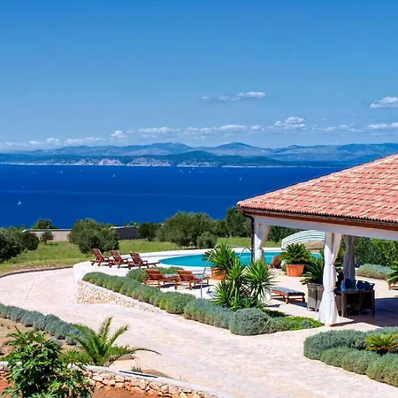 Mediterranea Hvar Villa *